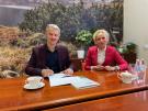 podpisanie umowy - EKORPACOWNIA OZE (fot. Wojewódzki Fundusz Ochrony Środowiska i Gospodarki Wodnej w Krakowie)